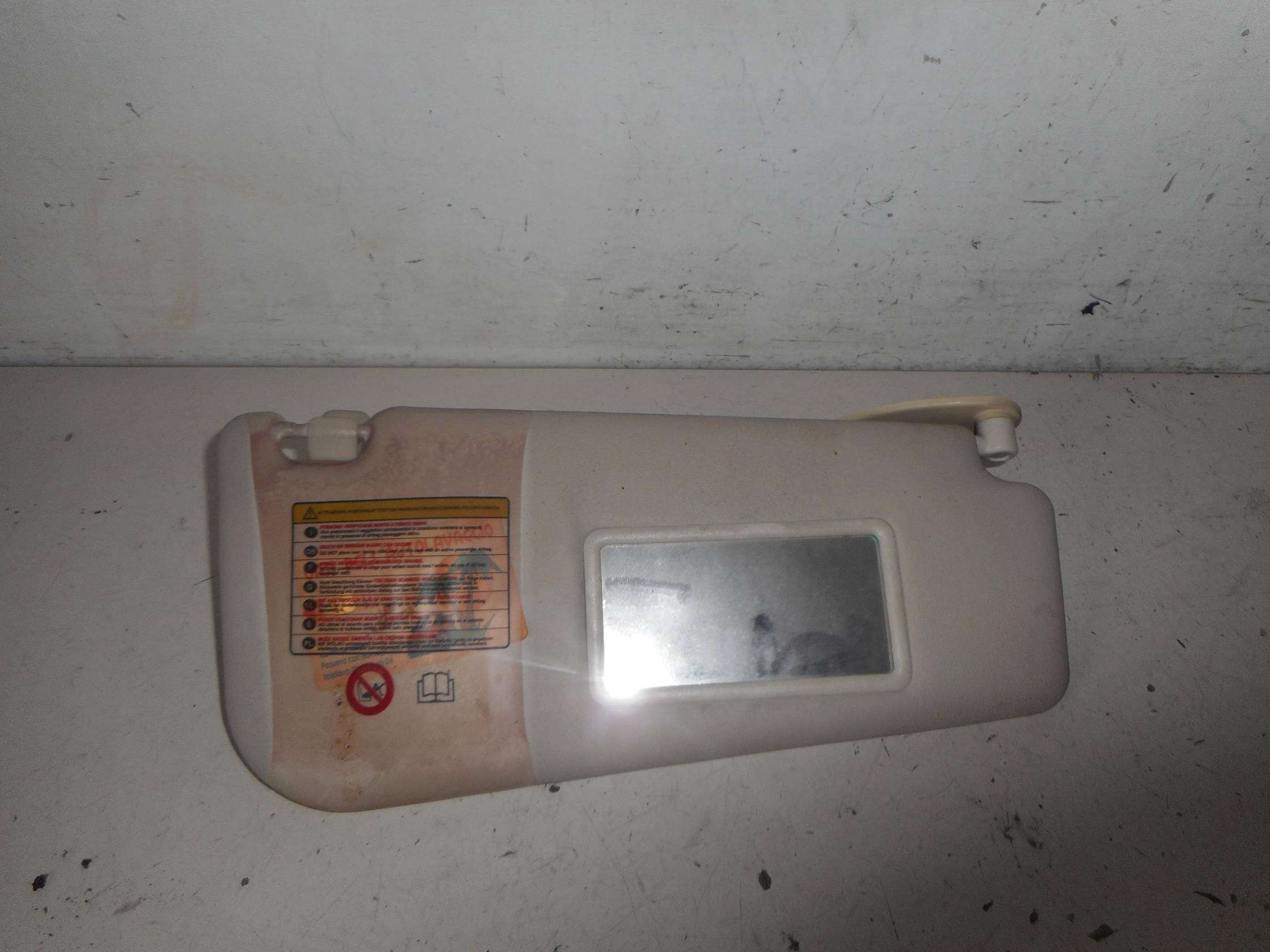 Aletta parasole parabrezza dx.